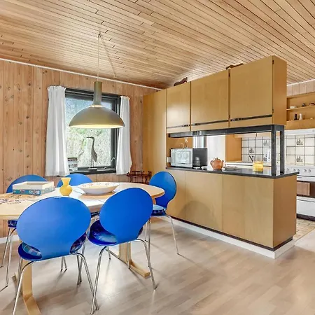 Ostkrogen X Casa de Férias *